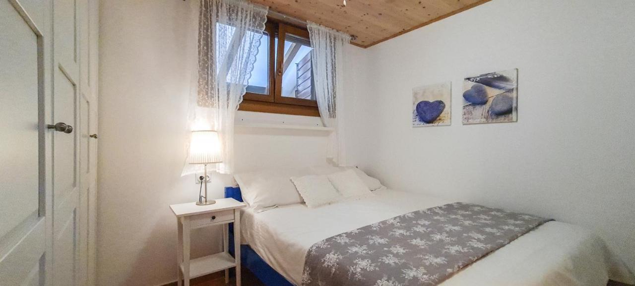 Holiday Home Smokvin Hlad ペロイ エクステリア 写真